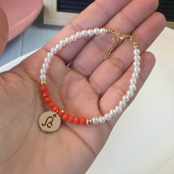 Pulsera de Perlas con Dije de Signo Zodiacal Leo