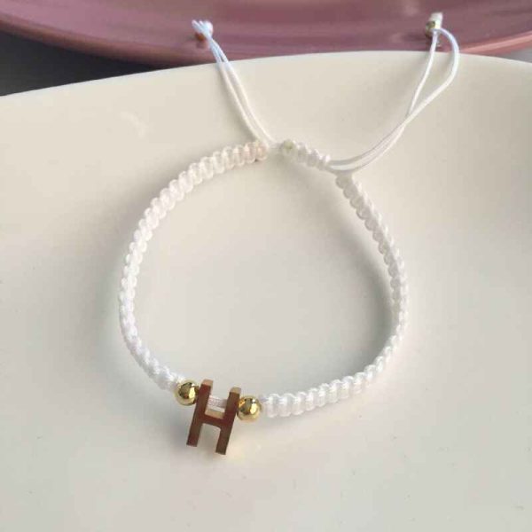 Pulsera Blanca Tejida con Inicial H
