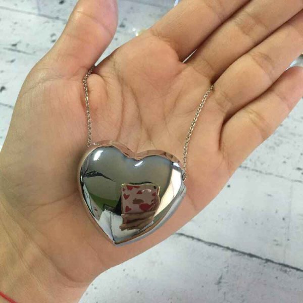 Cadena Plateada con Corazón