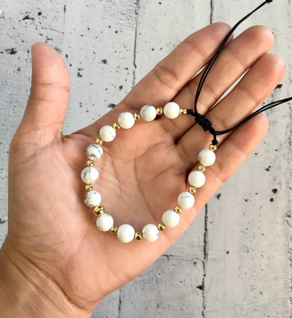 Pulsera de Piedras Blancas con Balines