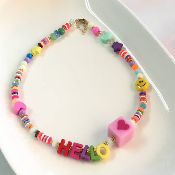 Gargantilla Multicolor con Gomitas y Letras de Colores