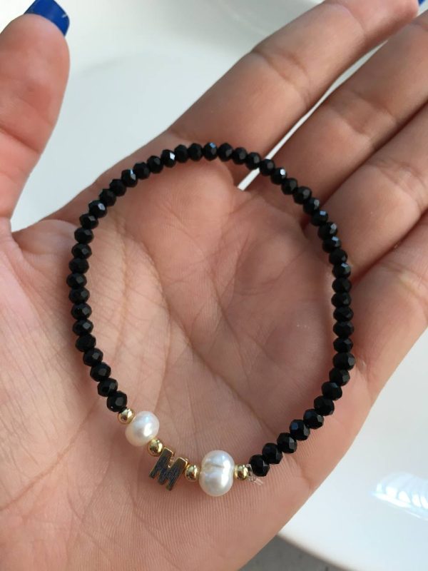 Pulsera de Cristales Negros con Inicial M