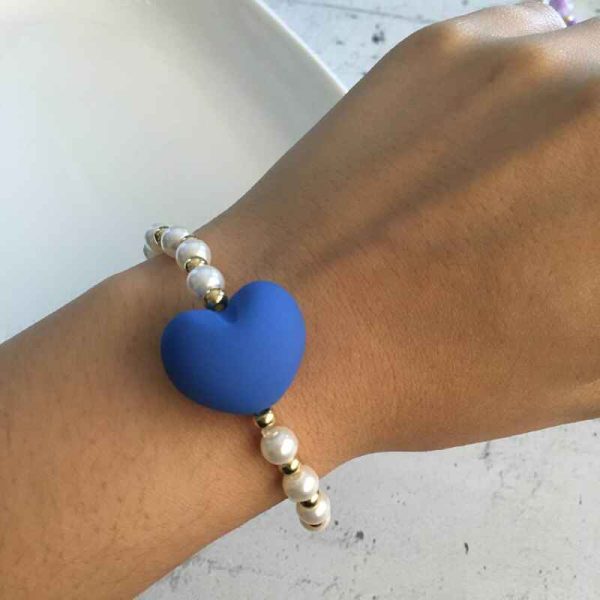 Pulsera de Perlas con Corazón Azul