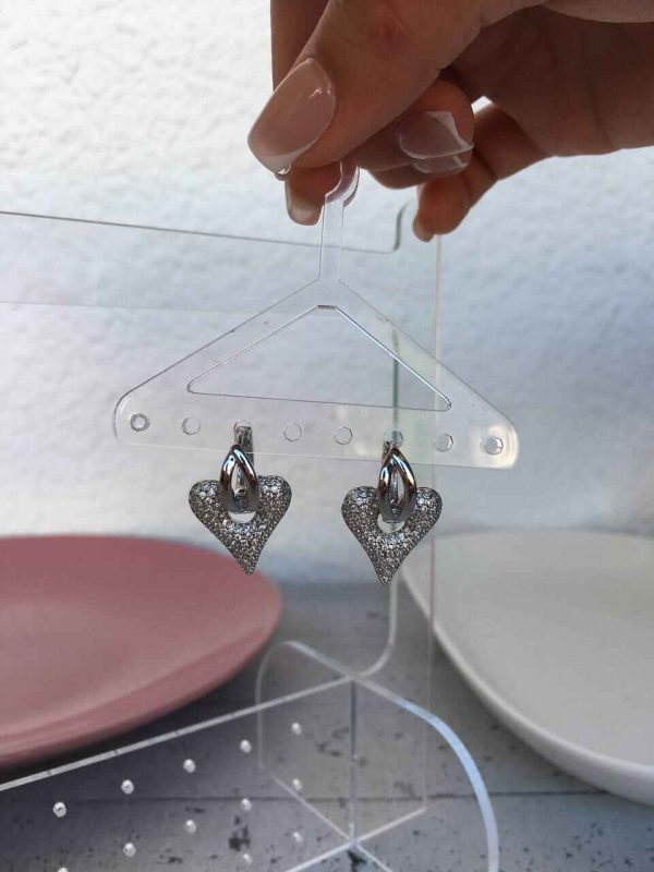Argollas Plateadas con Colgante de Corazón