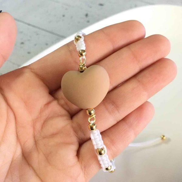 Pulsera Tejida con Corazón y Balines