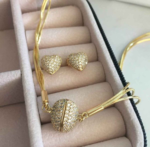 Cadena con Baño de Oro Especial y Topitos Brillantes