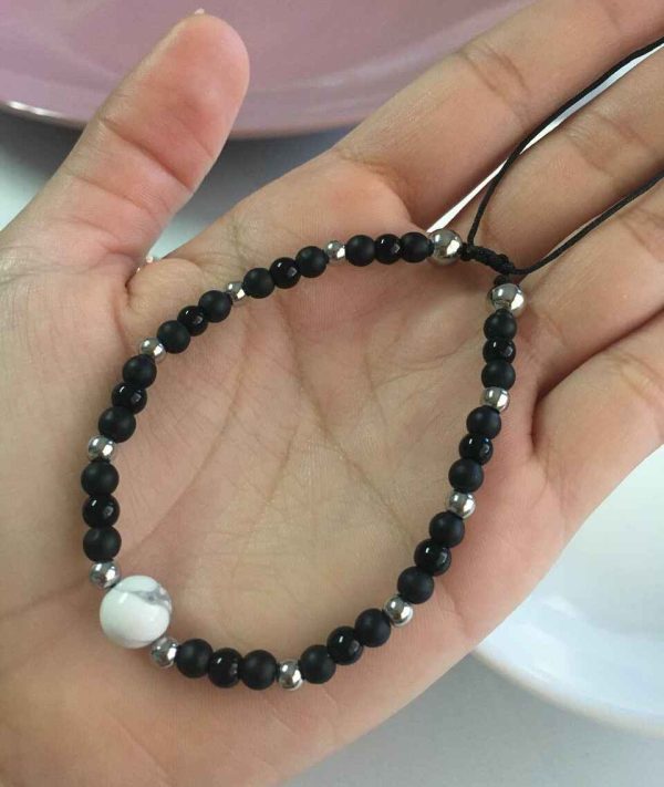Pulsera de Piedras Negras Mate con Balines