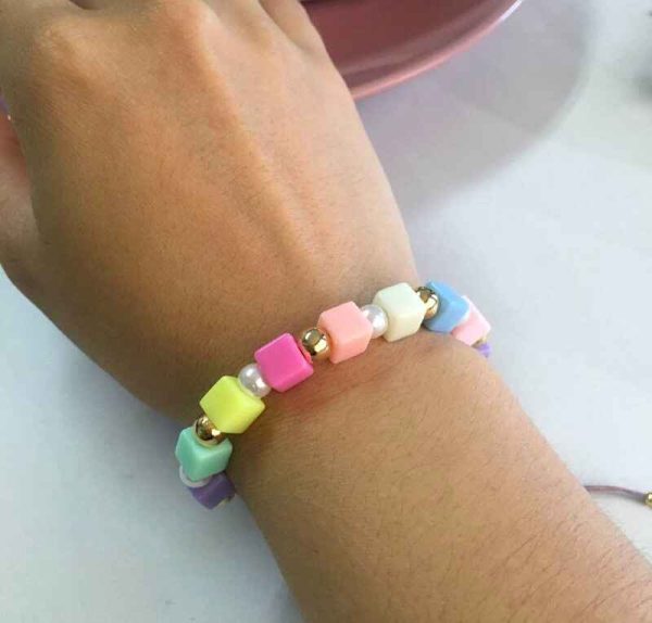 Pulsera Ajustable de Colores con Balines y Perlas