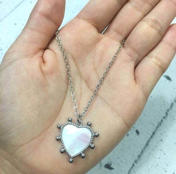 Cadena Plateada con Corazón