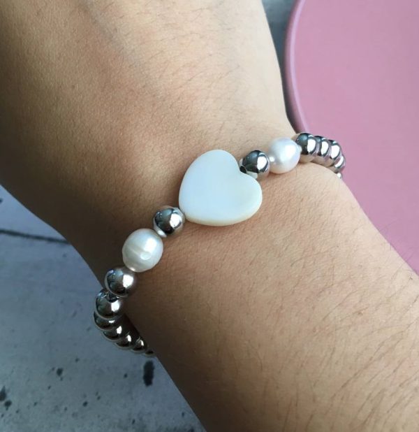 Pulsera de Balines Plateados con Corazón